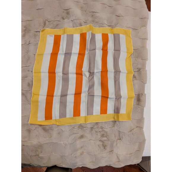 Mixed Lot of 6 Vintage Scarves–Silk, Rayon, Polyester – Designer & Tagged Pieces - Picture 5 of 13